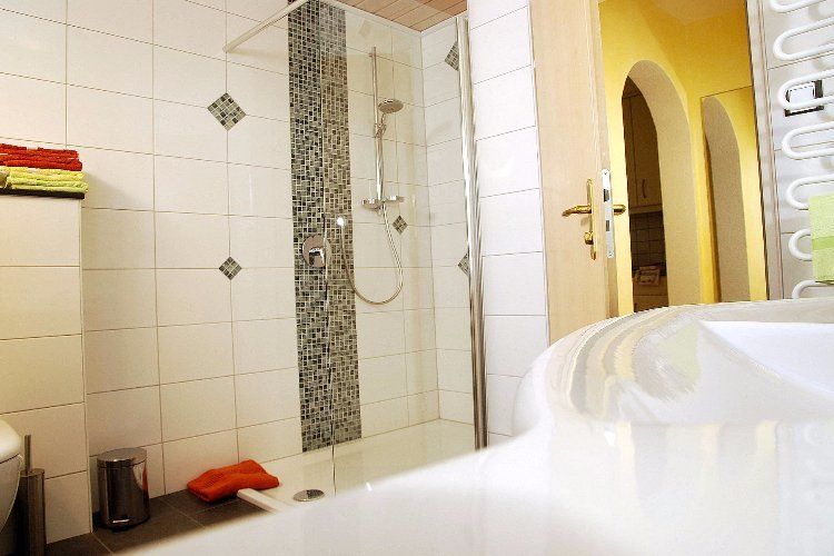 Walk in Dusche, Doppelwaschbecken